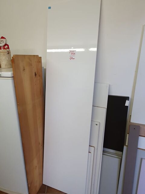 BOIS - PLANCHES D' INTRIEUR - PARTICULES - AGGLOMRS.... 5 Blanzat (63)