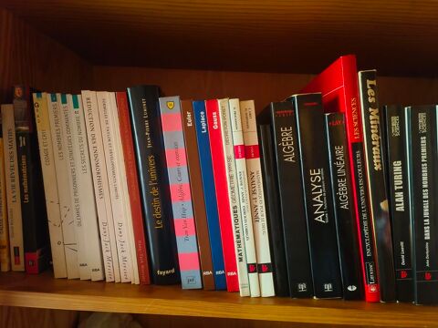 Livres de math�matiques et de physique. 600 Vichy (03)