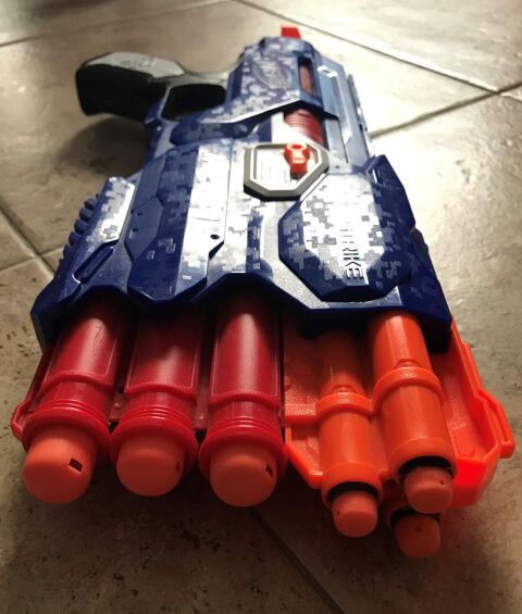 NERF Dual - Strike 10 Brianon (05)