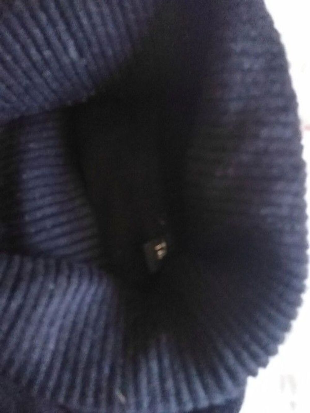 Pull noir taille M Vêtements