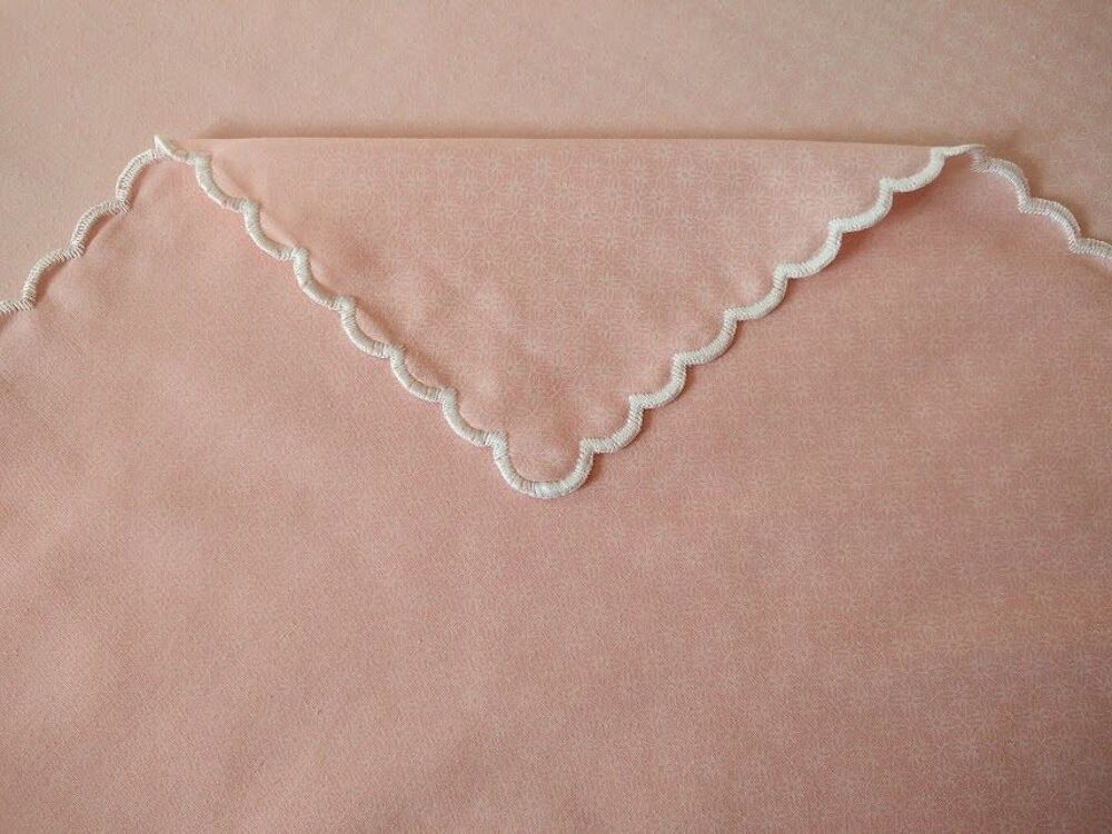 Nappe rose + 12 serviettes assorties Décoration