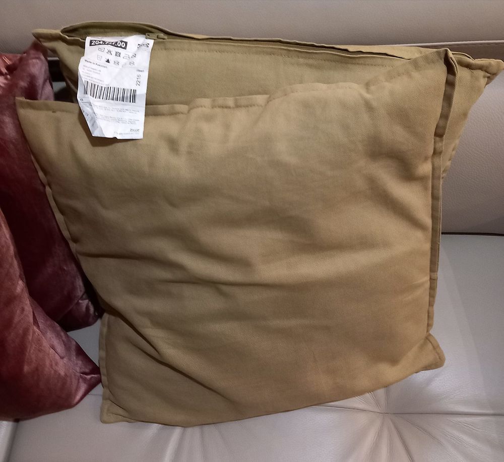 Lot de six coussins multicolores tr&egrave;s bon &eacute;tat &amp; propres Décoration