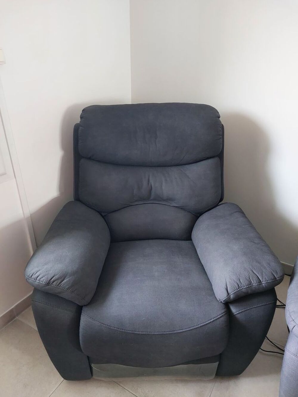 Canap&eacute; 3 places et 2 fauteuils relax &eacute;lectriques Meubles