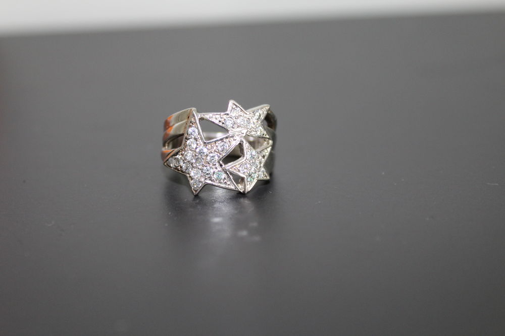 Bague argent 925 et oxydes de zirconium Bijoux et montres