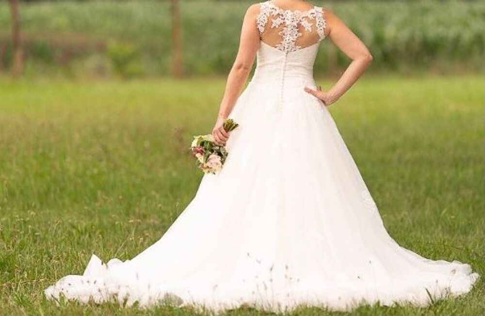 Robe de mari&eacute;e Vêtements