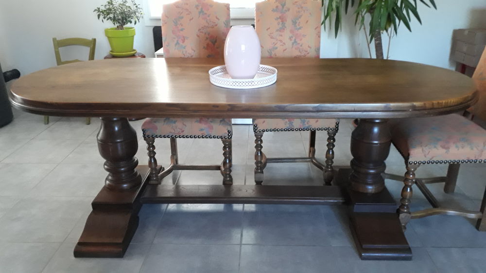 TABLE EN CHENE MASSIF Meubles