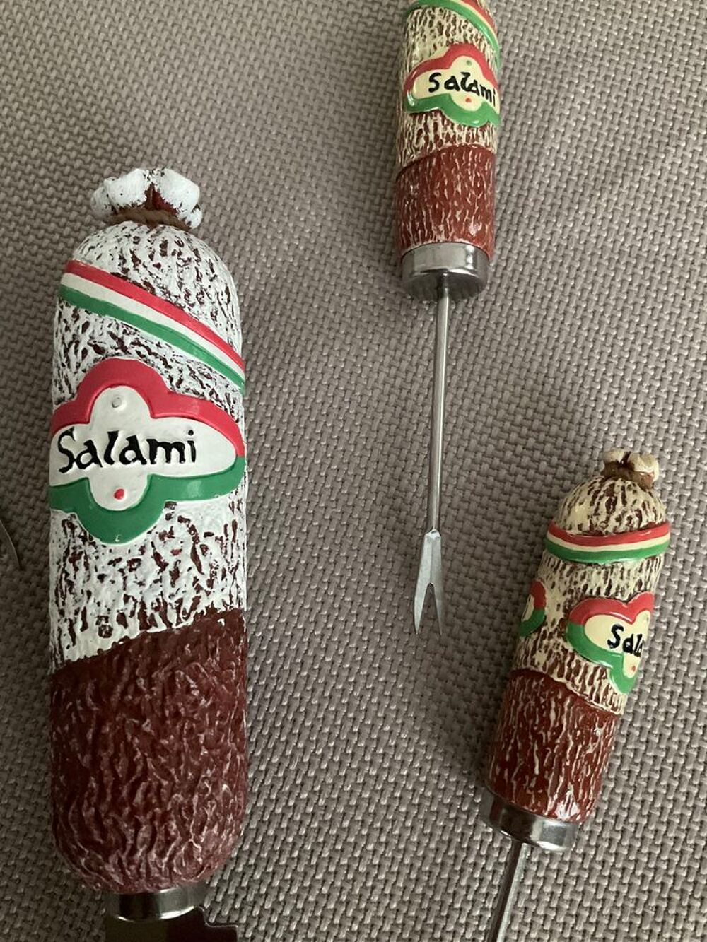 1 set :couteau pierre rare forme saucisson salami ,4 piques Electroménager