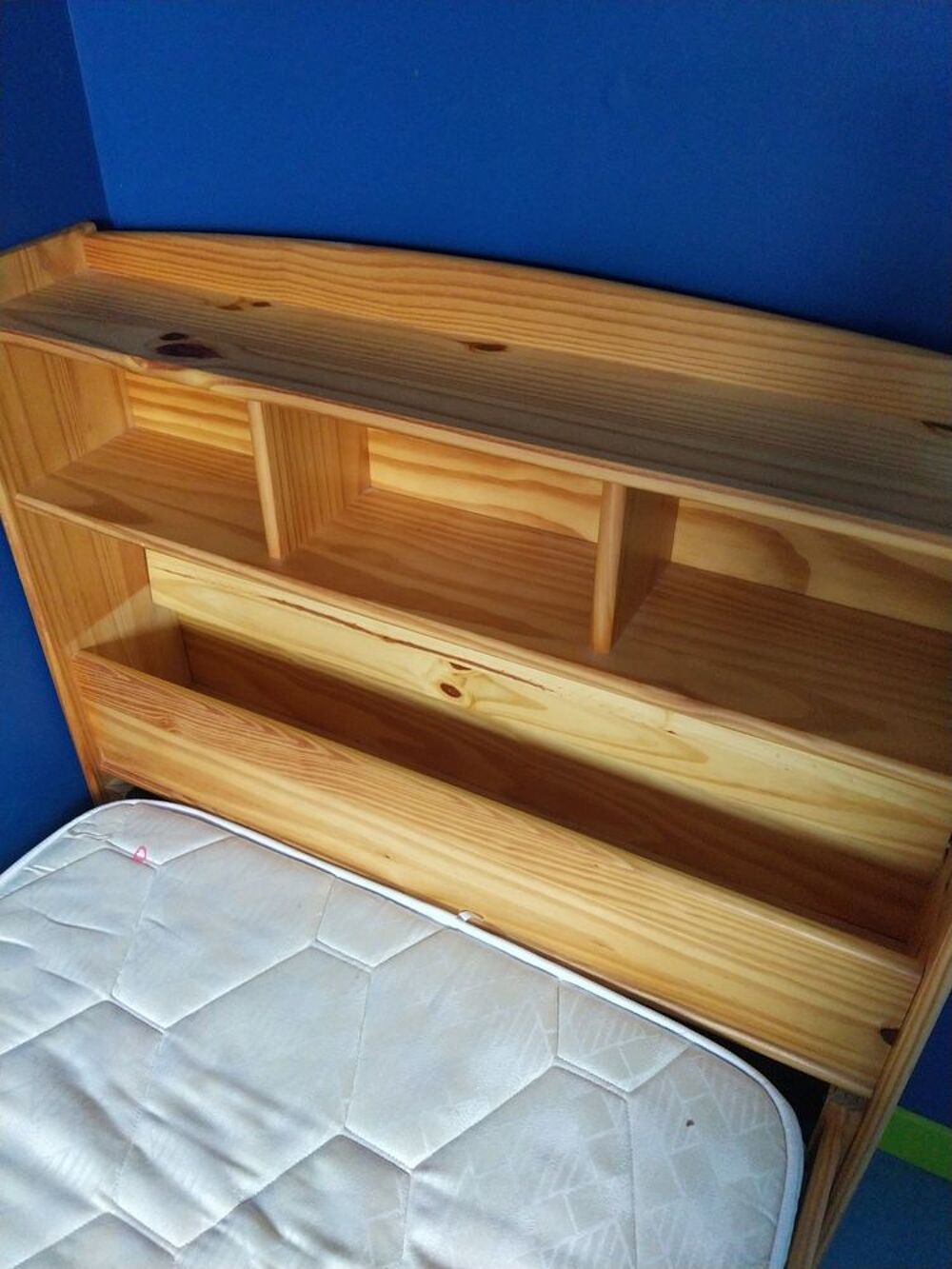 Lit bois biblioth&egrave;que, couleur naturel + Matelas Meubles
