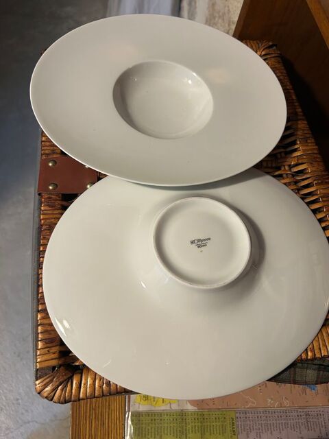 8 assiettes Guy Degrenne 8 Nyons (26)