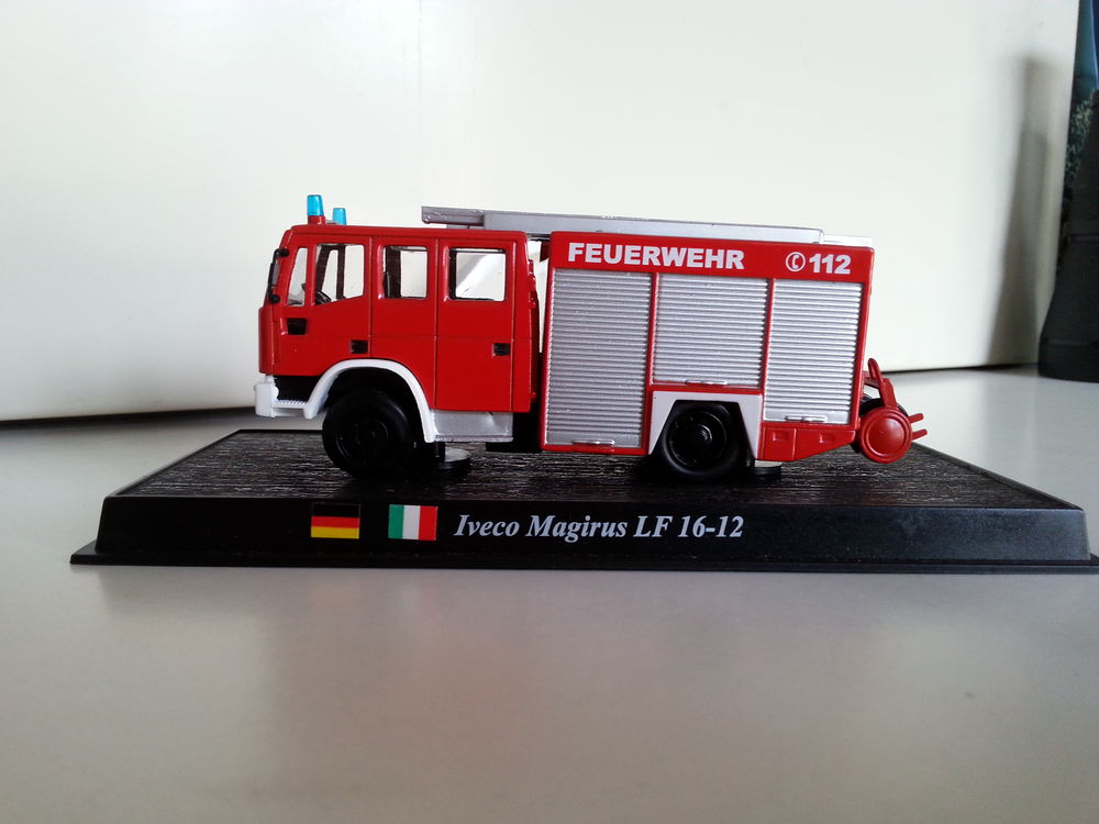 VOITURES MINIATURES - LOT N&deg; 11
