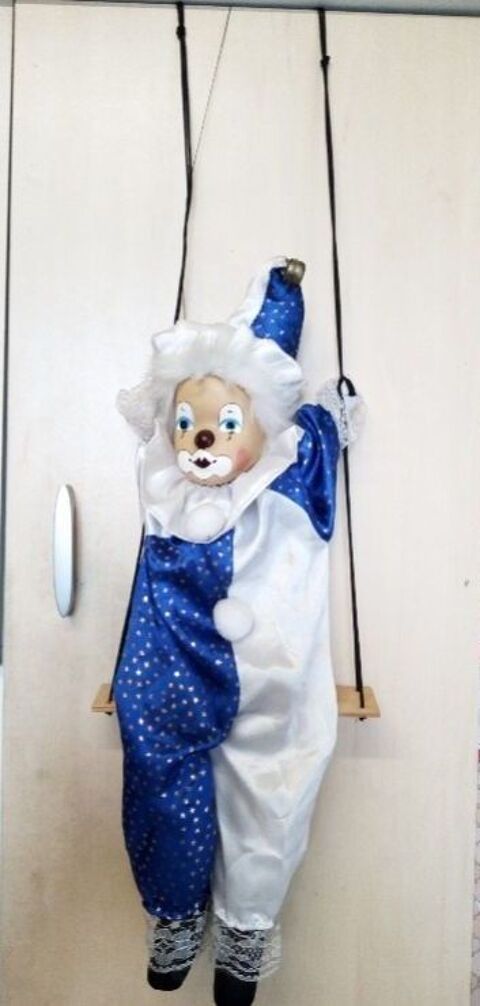 Grand clown-marionnette en porcelaine 5 Ervy-le-Ch�tel (10)