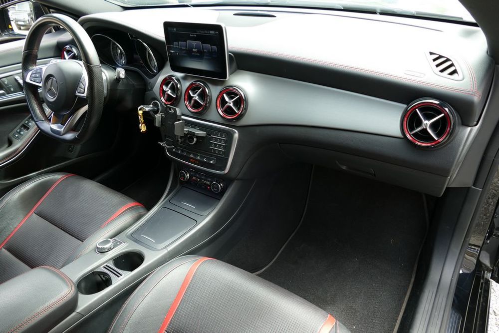 Classe CLA 250 Version Sport 7-G DCT A 2015 occasion 13600 La Ciotat