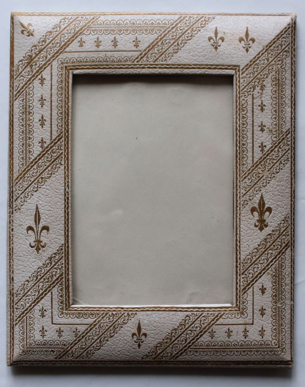 Cadre photo XIX eme cuir blanc et or Fleur de Lys Décoration