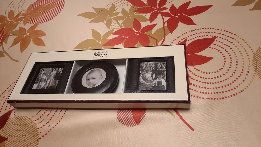 LOT DE 3 PETITS CADRES Décoration