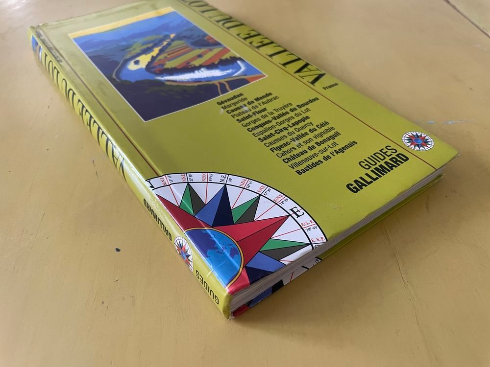 Livre Guide VALLEE DU LOT ed Gallimard _ Comme neuf Livres et BD