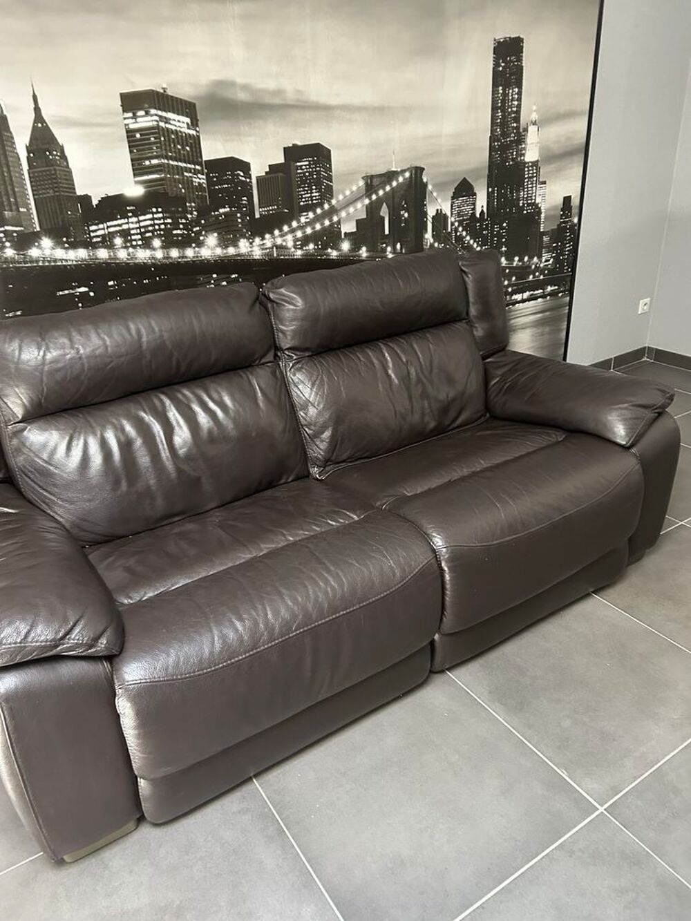 canap&eacute; cuir &eacute;lectrique en tr&egrave;s bon &eacute;tat Meubles