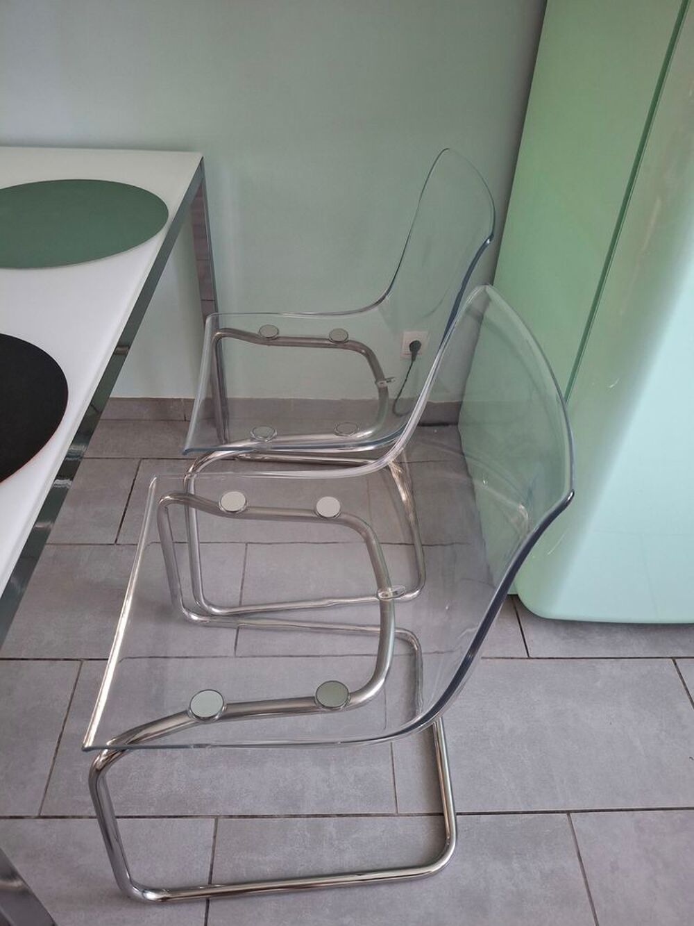 Table en verre et 4 chaises Meubles