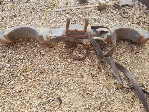 Anciens Jougs de boeuf 
15 Mouxy (73)