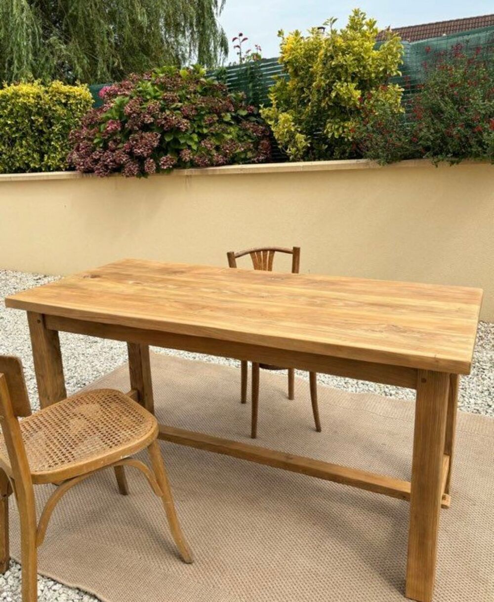Table en bois massif Meubles