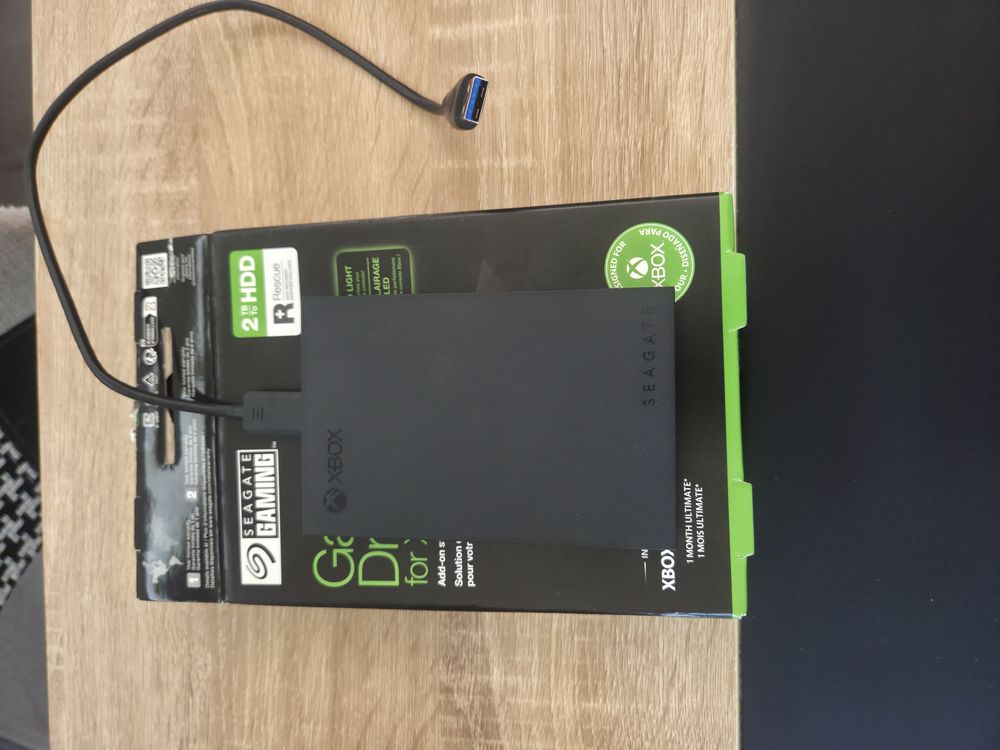 [Lot] Xbox Series X + Disque Dur SEAGATE 2 TO + THRUSTMASTER Consoles et jeux vidéos