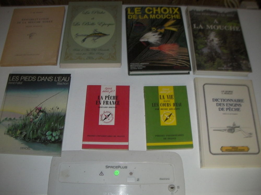 8 livres de p&ecirc;che N&deg; 181 &agrave; 188 Livres et BD