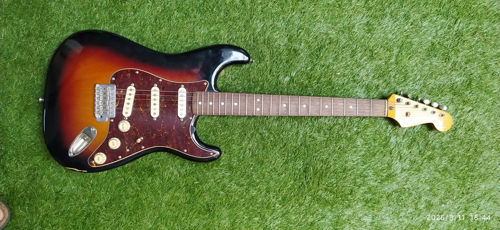 Statocaster / Squier Fender
Instruments de musique