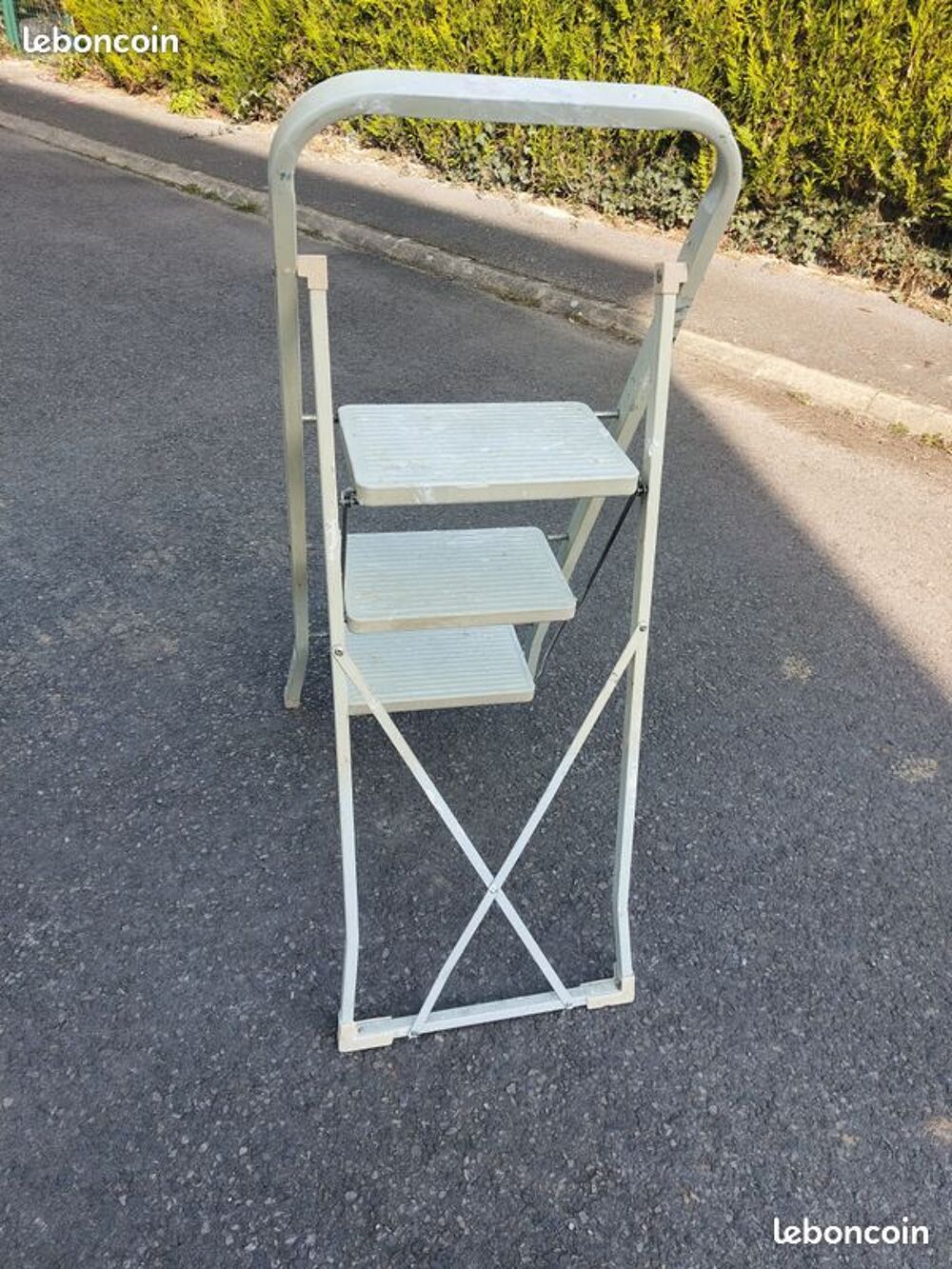 marche pieds /escabeau 3 Marches tr&egrave;s robuste "JP outillage" Bricolage