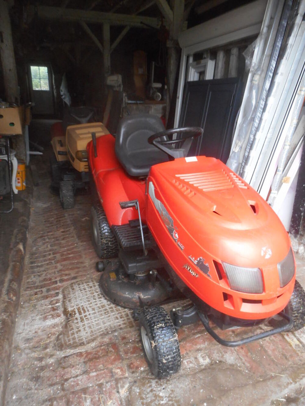 Tracteur tondeuse OLE O MAC 17.5 cv, et 12cv sortie grange Bricolage