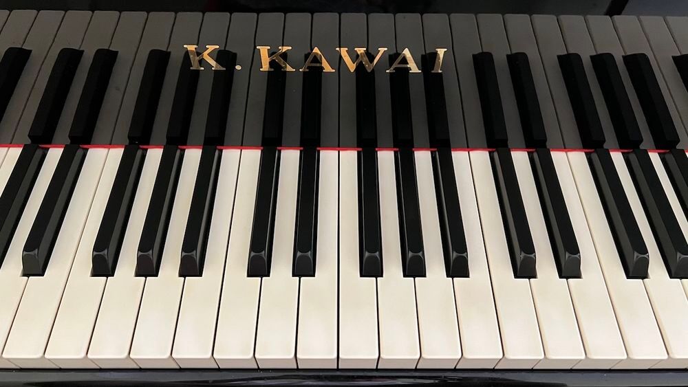 piano &agrave; queue kawai Instruments de musique