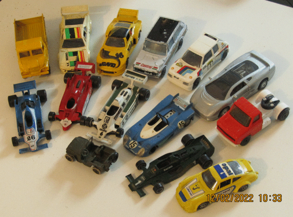 Lot 14 Voitures miniatures 1/43&egrave;me multi-marques ann&eacute;es 80 Jeux / jouets
