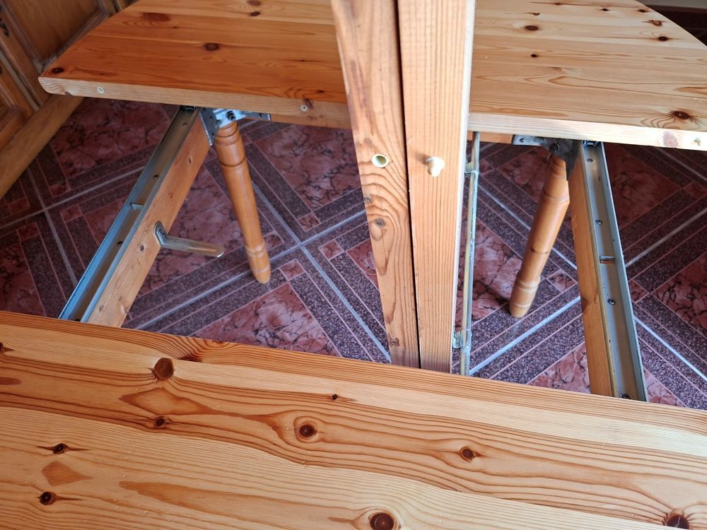 TABLE DE CUISINE/S&Eacute;JOUR RONDE, EN PIN MASSIF, AVEC RALLONGE Meubles