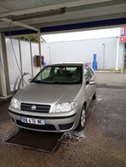 Punto PUNTO 1.3 MULTIJET 16V 75 ITALIA (KIT NOVETUD) 2005 occasion 19100 Brive-la-Gaillarde