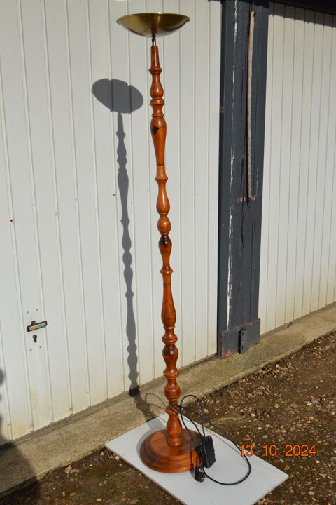 LAMPADAIRE LED en Bois 20 Le Neubourg (27)