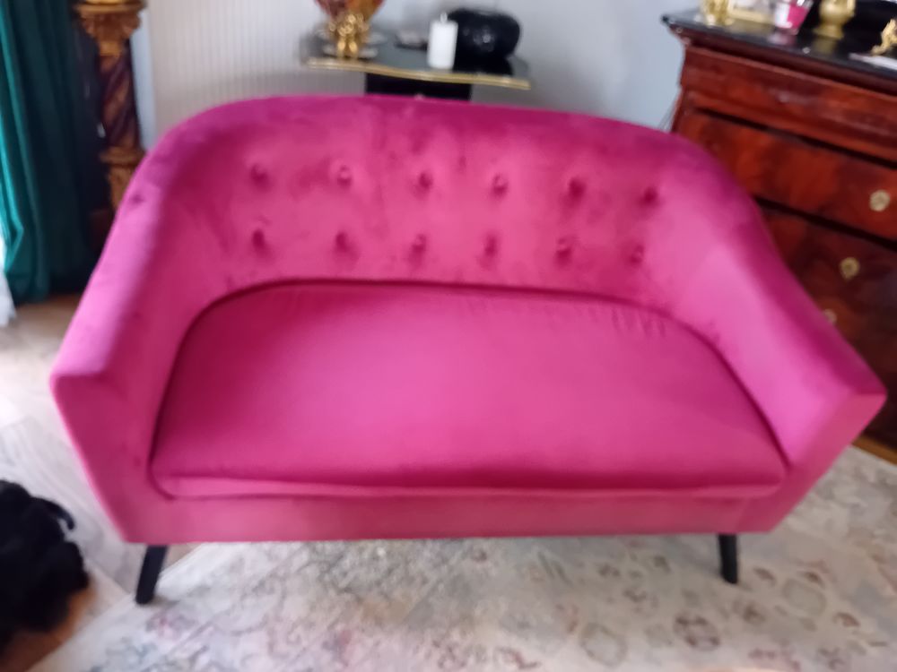 Banquette 2 a 3 places velours couleur rouge bordeaux clair Décoration