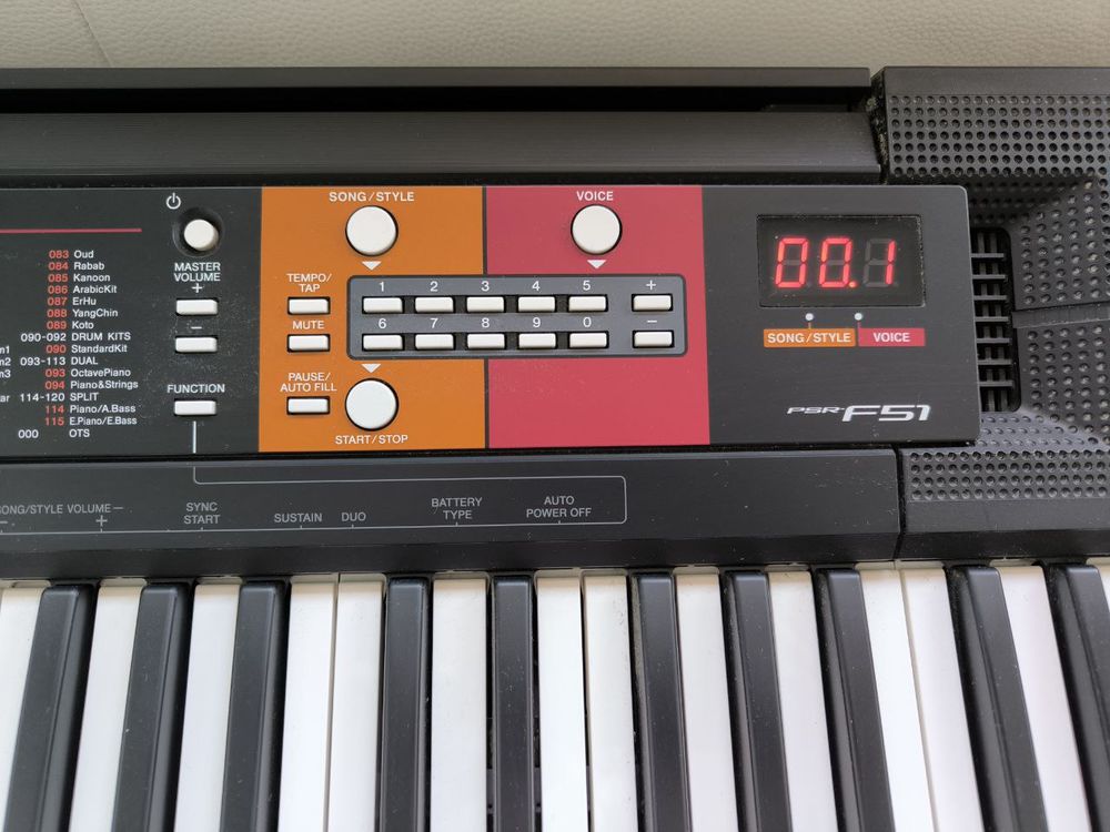 Clavier Yamaha PSR-F51 en excellent &eacute;tat Instruments de musique