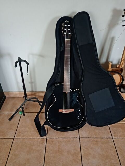 Guitare cort electro acoustique cordes nylon 2024 Fontaine (38)