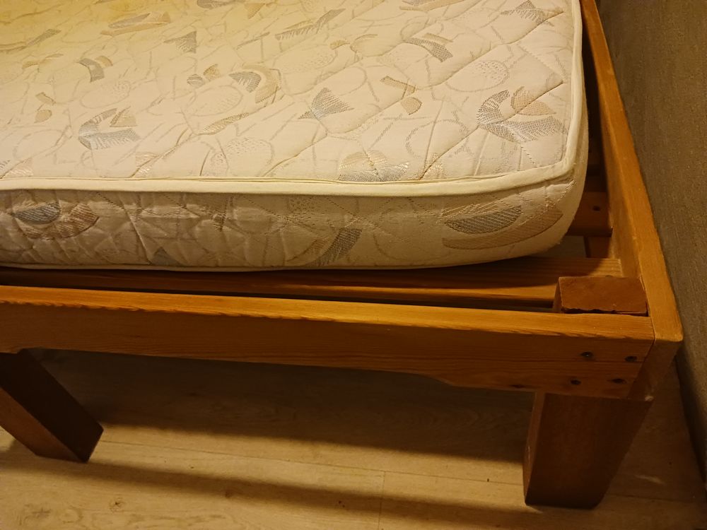 SOMMIER 204x149 cm ET MATELAS Meubles