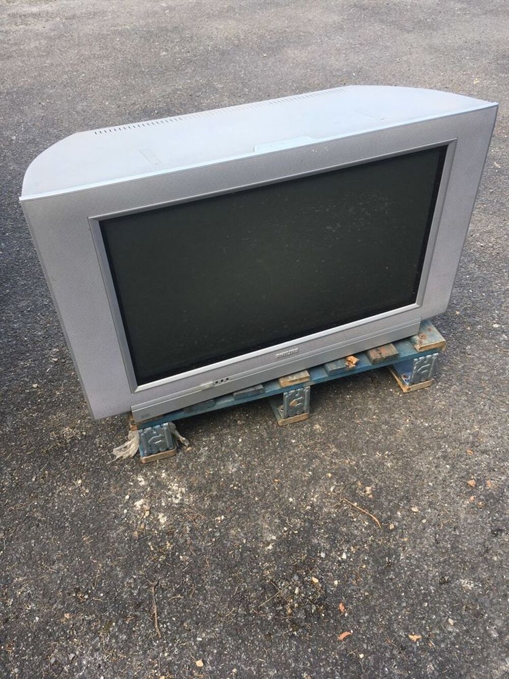 T&eacute;l&eacute;viseur Philips 89cm x 55cm (G)
&eacute;cran / 82cm Photos/Video/TV
