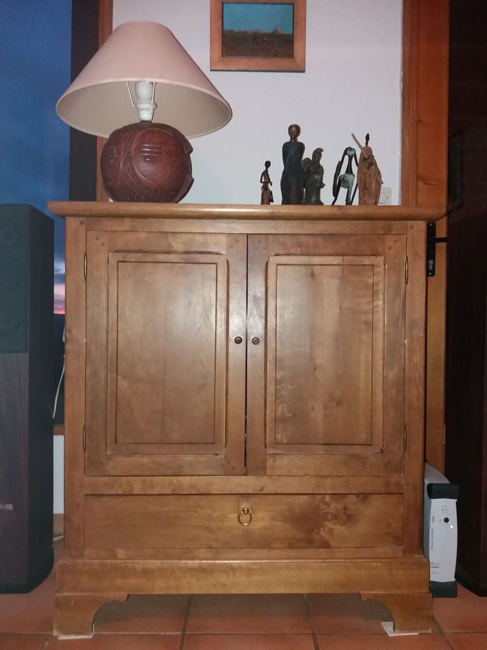 Meuble t&eacute;l&eacute;vision bois massif avec t&eacute;l&eacute;viseur Sony Bravia Meubles