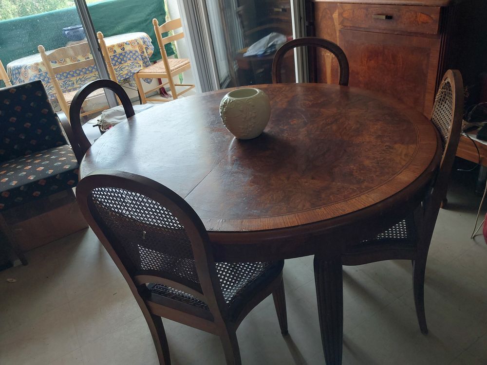 Table de salle &agrave; manger en Marqueterie avec 4. Chaises Meubles