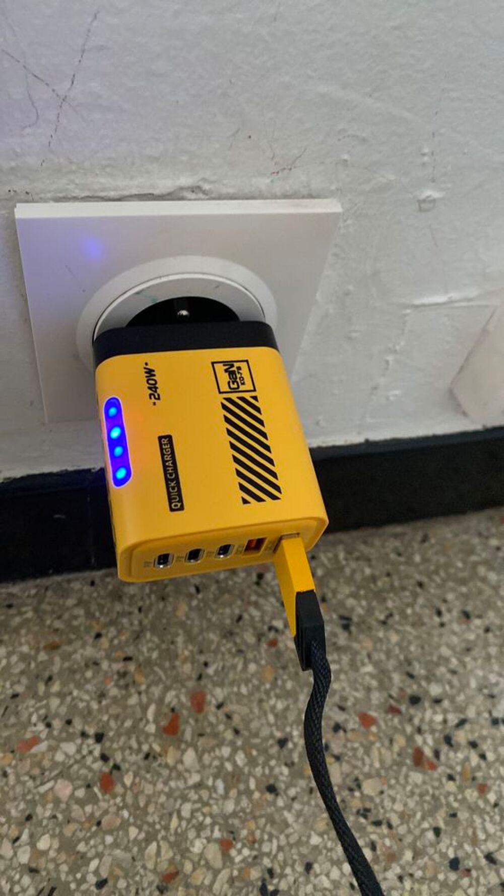 Chargeur 240w &amp; son c&acirc;ble de charge 240w Téléphones et tablettes