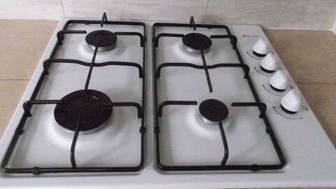 plaque de cuisson gaz butane avec 2 bouteilles neuves 0 Corbie (80)