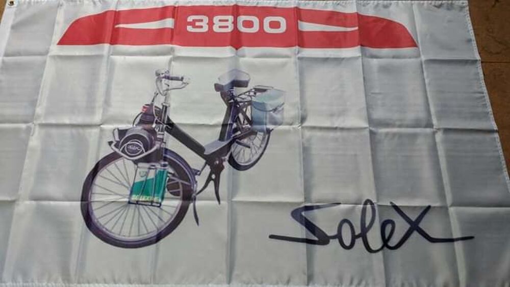 Drapeau Solex 3800, neuf Décoration