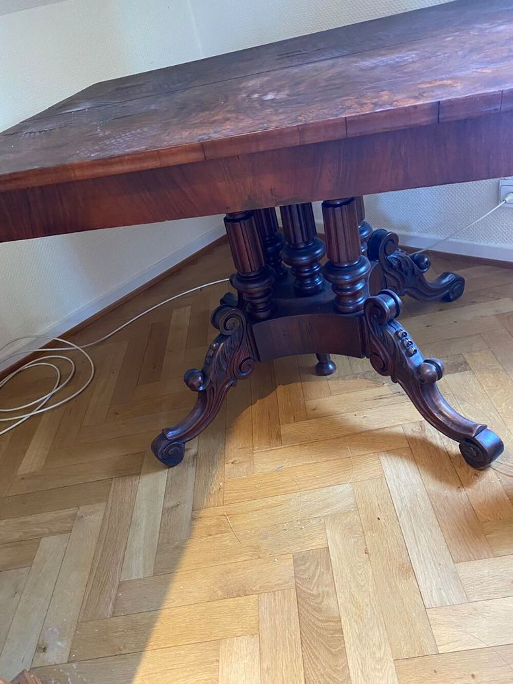 Vide maison. Vêtements