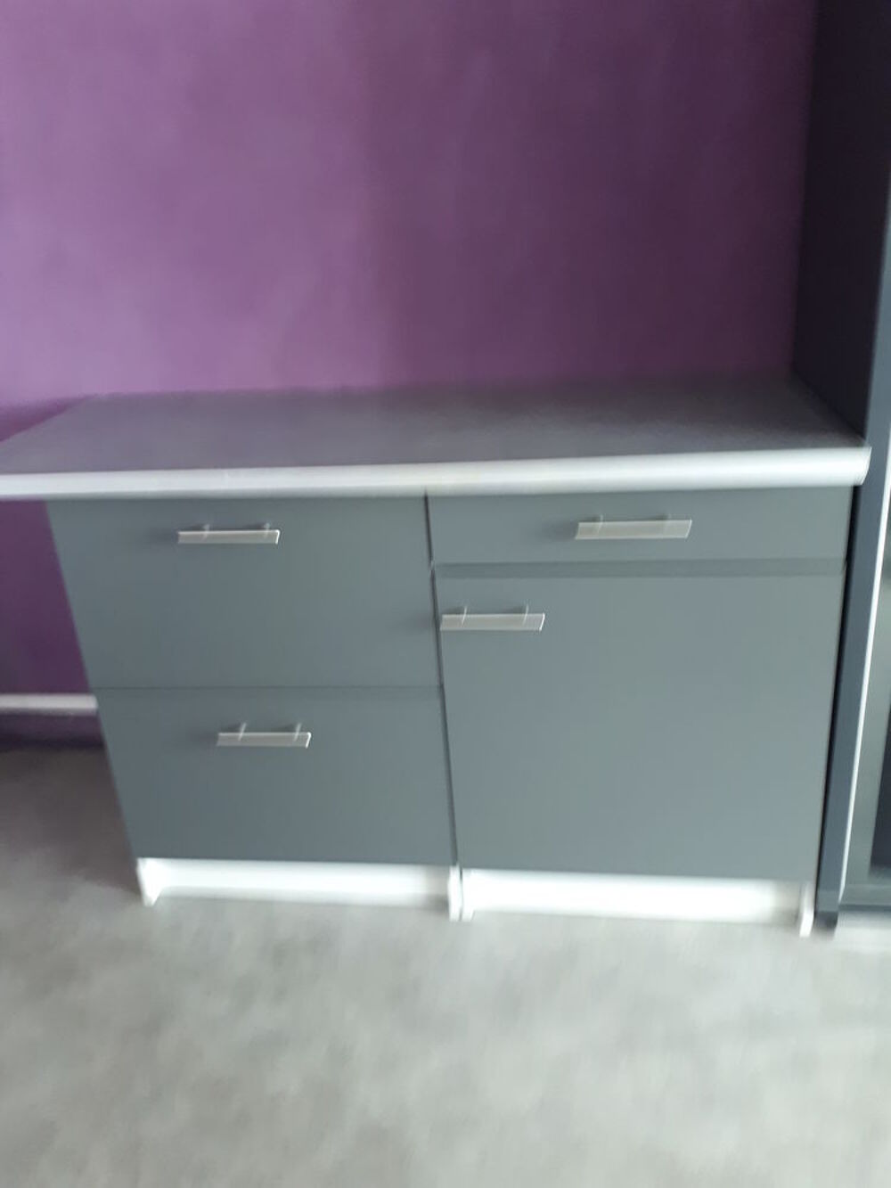 2 MEUBLES BAS DE CUISINE GRIS 
PLAN DE TRAVAIL Cuisine