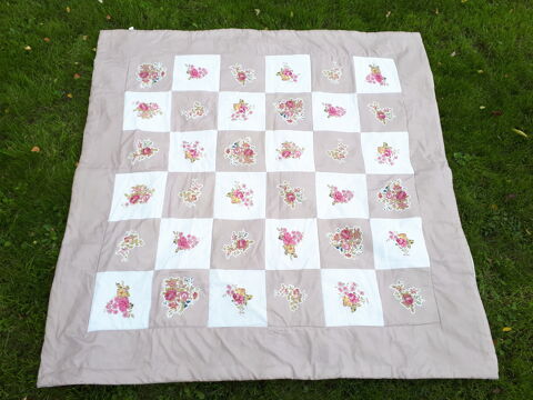 Couverture ou couvre lit ou couette damier neuve  10 Montigny-Lencoup (77)