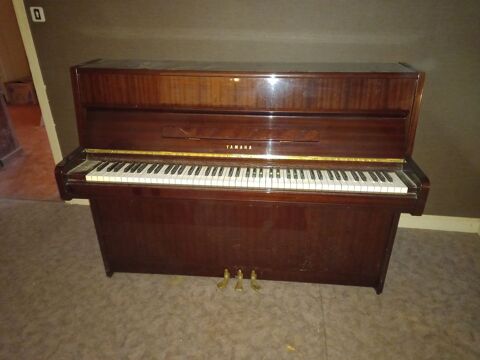 Piano Yamaha cadre métallique  1500 Feytiat (87)