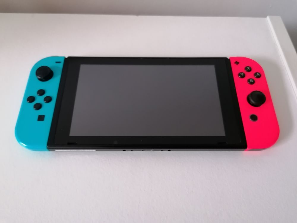 Nintendo switch 1 avec ses accessoires Consoles et jeux vidéos