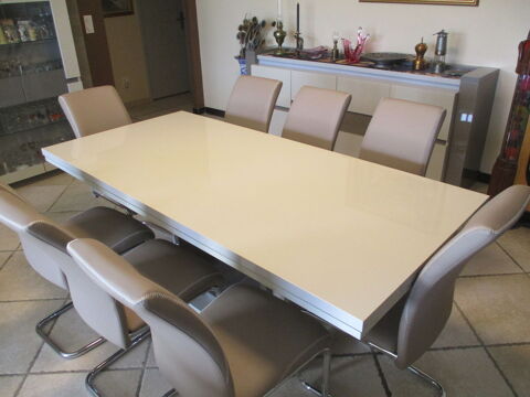 Ensemble de sale a manger gris clair et taupe, 950 Villeneuve-lès-Béziers (34)