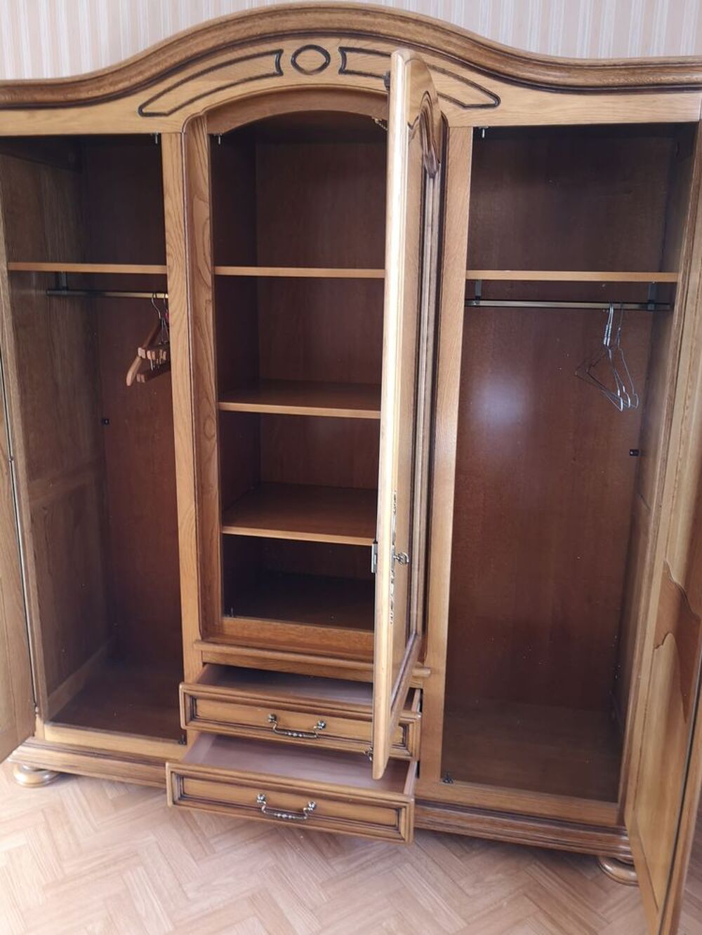 armoire style ancien Meubles